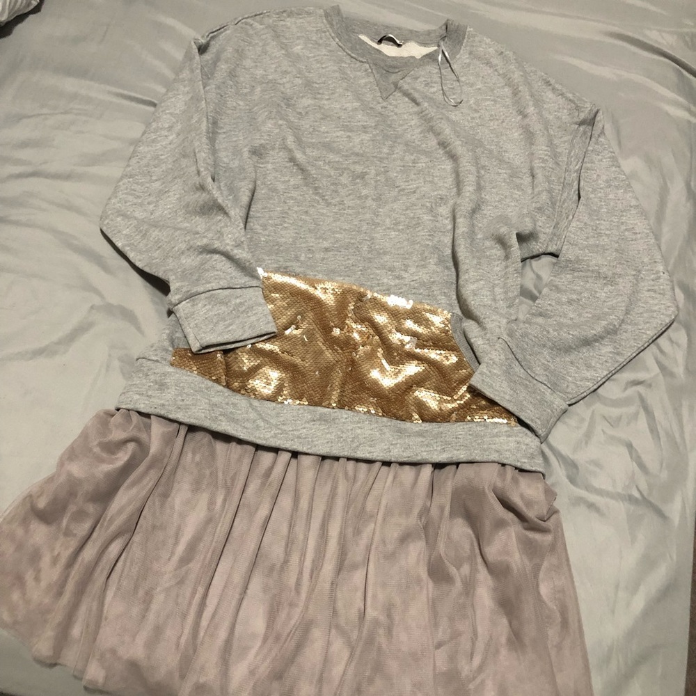 Zara sweatshirt with tulle M
